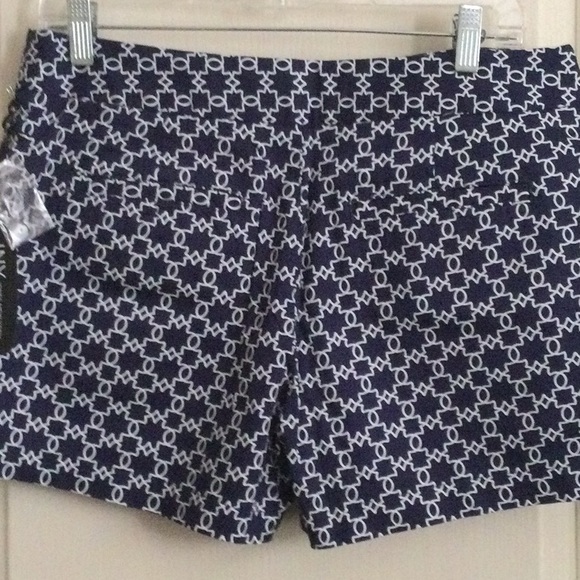 Shorts - Picture 4 of 6